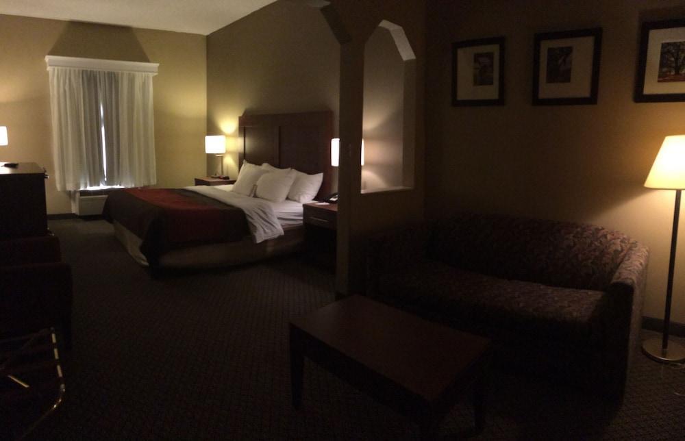 Comfort & I-81 Hotel