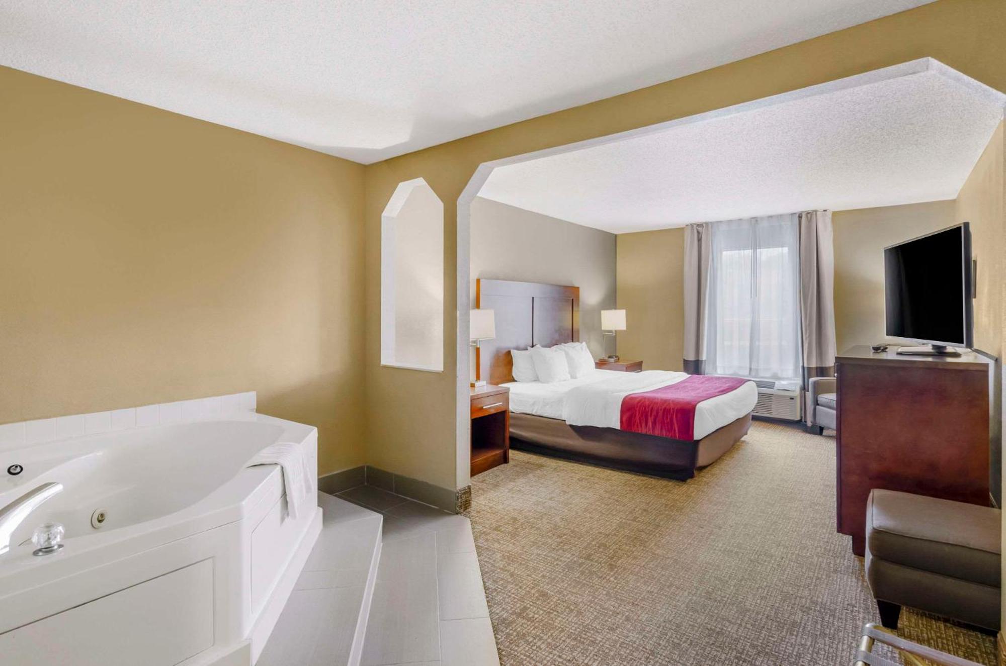 Hotel Comfort & I-81 3*
