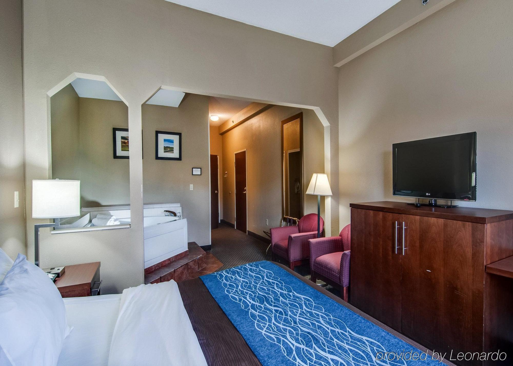 Comfort & I-81 Hotel 3*
